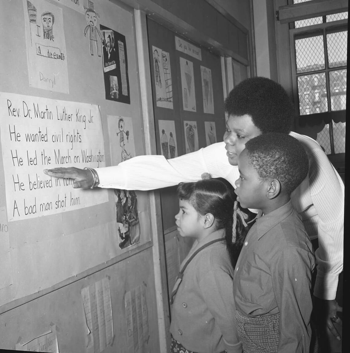 paraprofessional-doris-hunter-teaching-in-brooklyn-1970